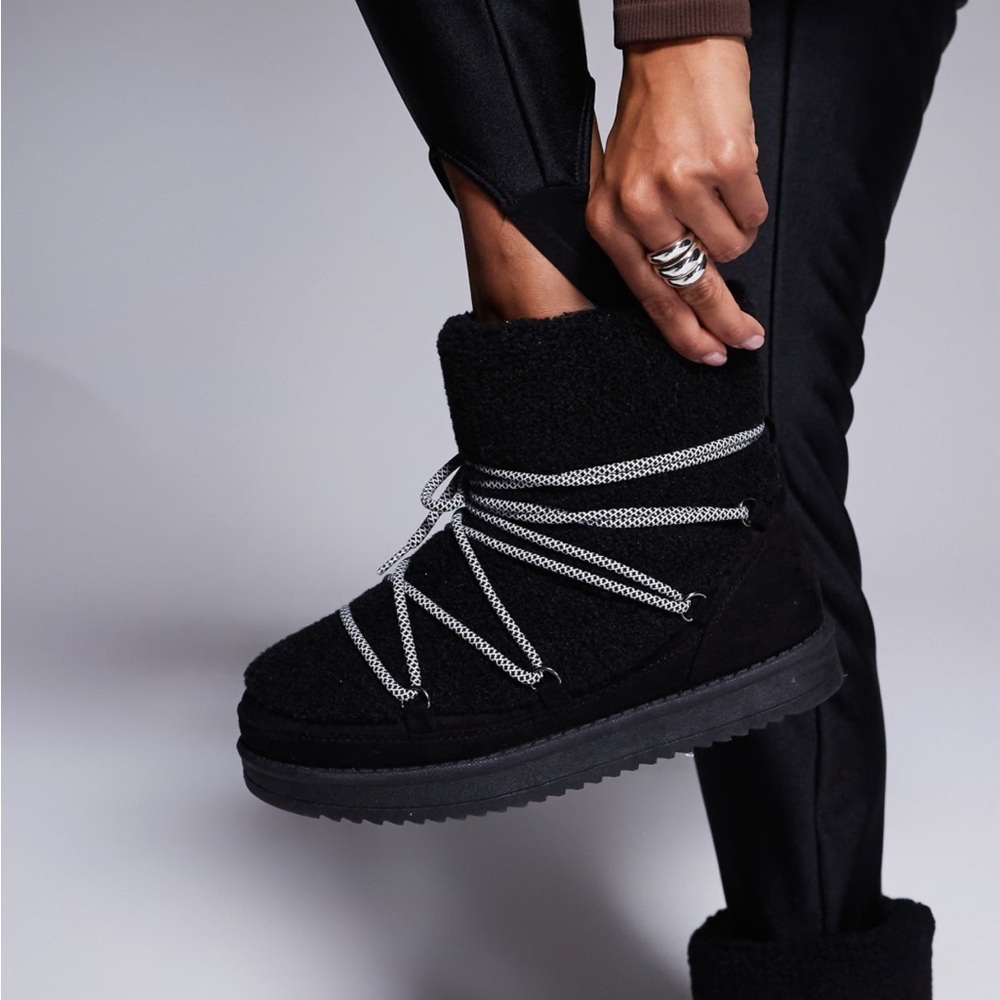 South Beach Lace-Up Platform Bootie